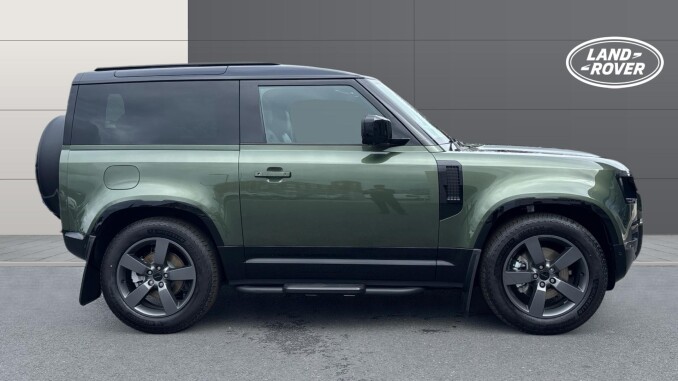 Land Rover Defender 3.0 D250 X-Dynamic HSE 90 3dr Auto Diesel Estate - Image 5